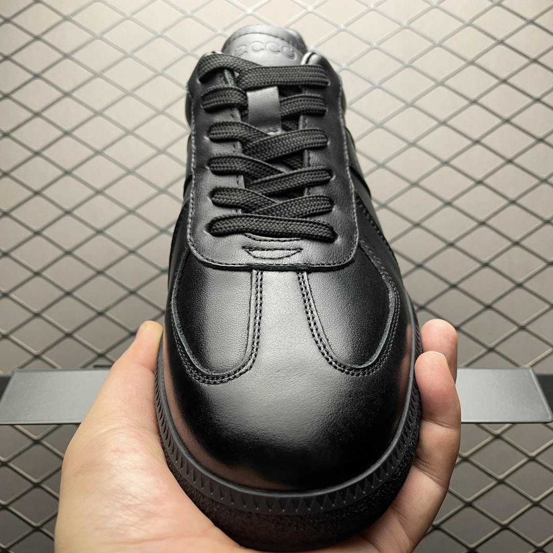 图片[9]-ECCO 爱步 休闲鞋 真皮系带舒适板鞋 635398 黄景瑜同款街头时尚户外系列 鞋面采用ECCO家族工艺牛皮革 纹理自然光泽 细腻柔软 独具时尚色彩 便捷简约系带设计，可自由调节松紧 贴合脚型 PU中底，橡胶大底 实力增高后跟底 抓地力强 具有良好的耐磨性 轻盈柔韧 舒适耐穿 简约设计黑武士 出街独具风采 尺码：38 39 40 41 42 43 44（皮鞋码）-选品中心