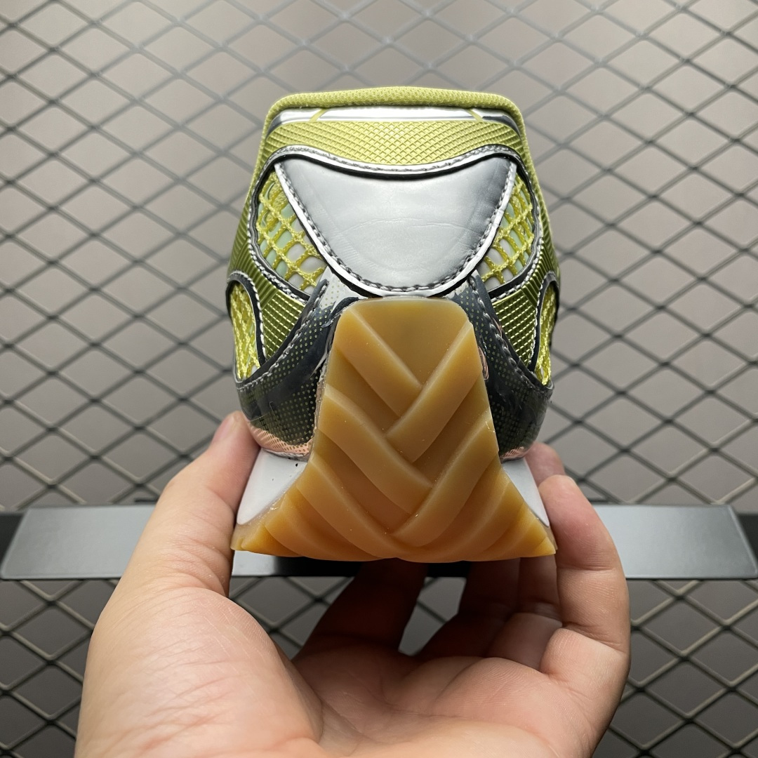 图片[2]-BOTTEGA VENETA BV 葆蝶家 王一博同款低帮休闲鞋 采用轻质科技网布面料 搭配几何图案设计橡胶外底 王炸系列 高版本 认准套包工艺 实际增高很多哦，还是一样显腿细非常nice 耐玩耐造 对标对版！套包鞋工艺 认准高版本 大底选用拼色TPU大底 ！配置原版包装 尺码：35 36 37 38 39 40 41 42 43 44 45-选品中心