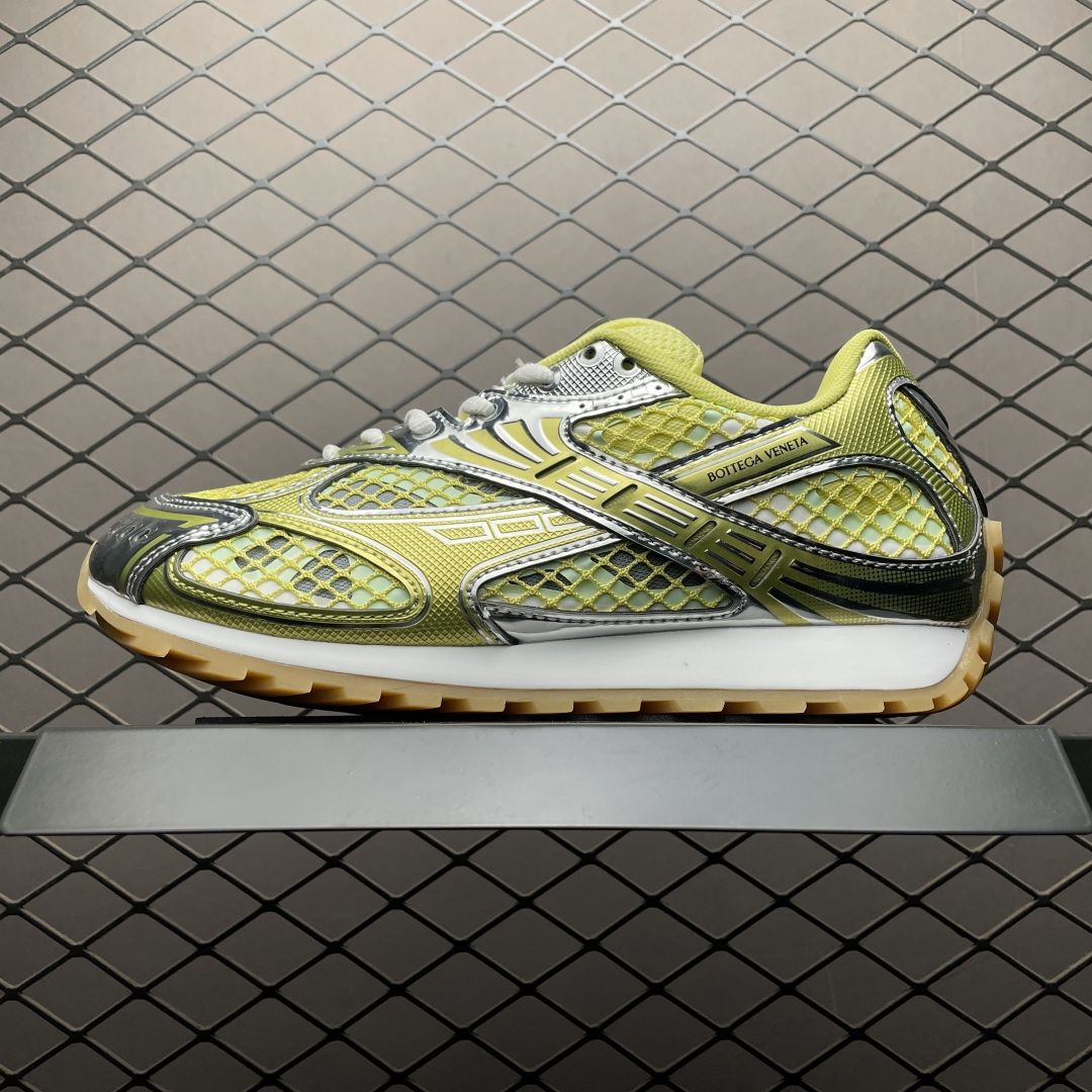 BOTTEGA VENETA BV 葆蝶家 王一博同款低帮休闲鞋 采用轻质科技网布面料 搭配几何图案设计橡胶外底 王炸系列 高版本 认准套包工艺 实际增高很多哦，还是一样显腿细非常nice 耐玩耐造 对标对版！套包鞋工艺 认准高版本 大底选用拼色TPU大底 ！配置原版包装 尺码：35 36 37 38 39 40 41 42 43 44 45-选品中心
