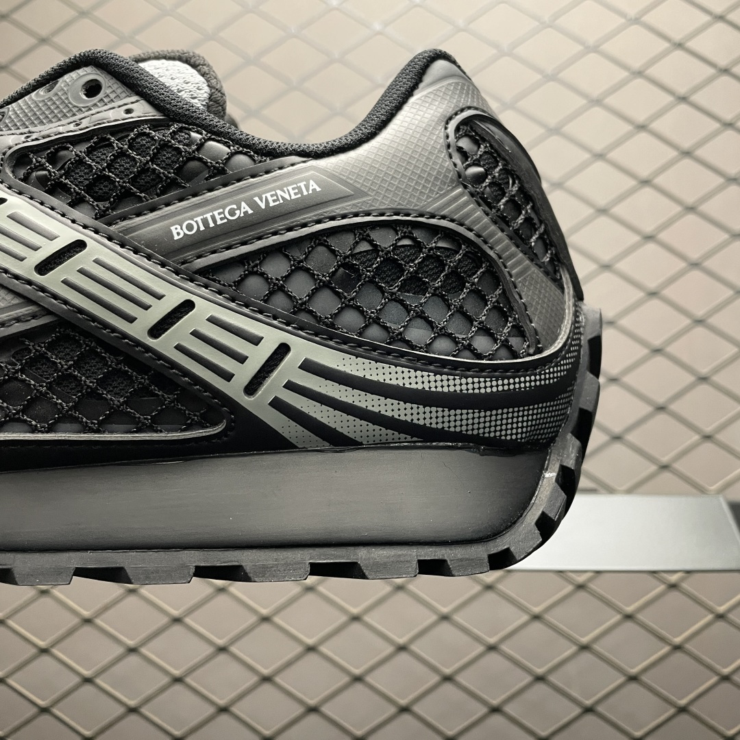 图片[4]-BOTTEGA VENETA BV 葆蝶家 王一博同款低帮休闲鞋 采用轻质科技网布面料 搭配几何图案设计橡胶外底 王炸系列 高版本 认准套包工艺 实际增高很多哦，还是一样显腿细非常nice 耐玩耐造 对标对版！套包鞋工艺 认准高版本 大底选用拼色TPU大底 ！配置原版包装 尺码：35 36 37 38 39 40 41 42 43 44 45-选品中心