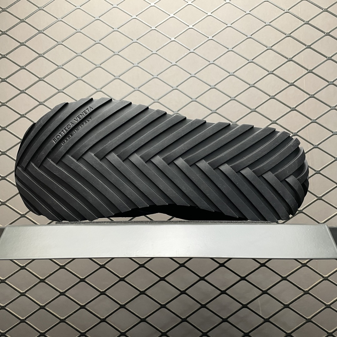 图片[5]-BOTTEGA VENETA BV 葆蝶家 王一博同款低帮休闲鞋 采用轻质科技网布面料 搭配几何图案设计橡胶外底 王炸系列 高版本 认准套包工艺 实际增高很多哦，还是一样显腿细非常nice 耐玩耐造 对标对版！套包鞋工艺 认准高版本 大底选用拼色TPU大底 ！配置原版包装 尺码：35 36 37 38 39 40 41 42 43 44 45-选品中心