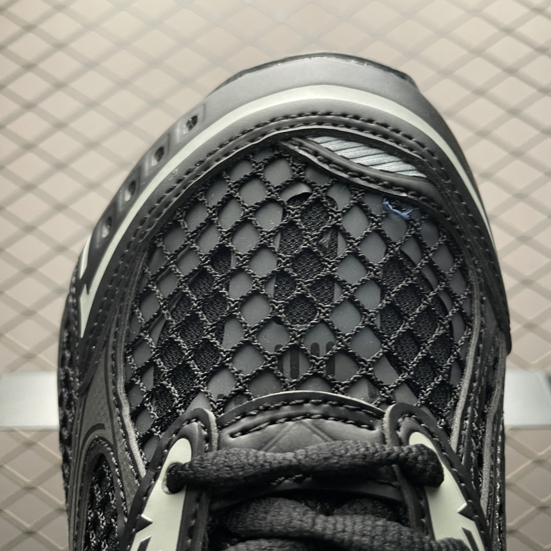 图片[7]-BOTTEGA VENETA BV 葆蝶家 王一博同款低帮休闲鞋 采用轻质科技网布面料 搭配几何图案设计橡胶外底 王炸系列 高版本 认准套包工艺 实际增高很多哦，还是一样显腿细非常nice 耐玩耐造 对标对版！套包鞋工艺 认准高版本 大底选用拼色TPU大底 ！配置原版包装 尺码：35 36 37 38 39 40 41 42 43 44 45-选品中心