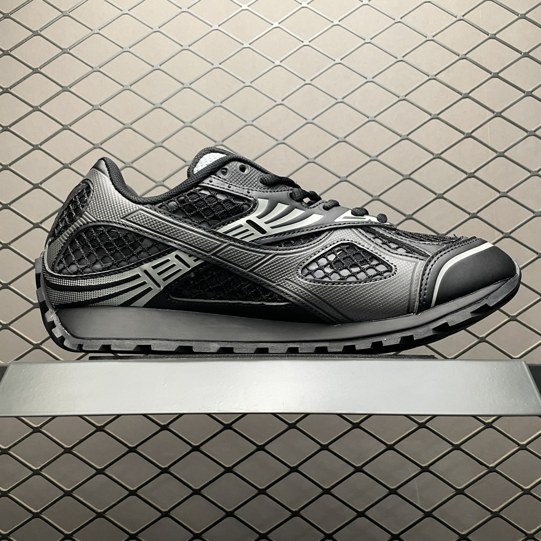 图片[3]-BOTTEGA VENETA BV 葆蝶家 王一博同款低帮休闲鞋 采用轻质科技网布面料 搭配几何图案设计橡胶外底 王炸系列 高版本 认准套包工艺 实际增高很多哦，还是一样显腿细非常nice 耐玩耐造 对标对版！套包鞋工艺 认准高版本 大底选用拼色TPU大底 ！配置原版包装 尺码：35 36 37 38 39 40 41 42 43 44 45-选品中心