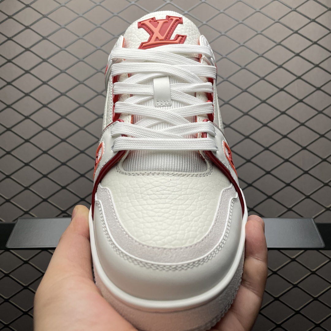 图片[9]-Louis Vuitton 路易威登 LV Trainer 低帮休闲板鞋 海淘代购同渠道品质 高端零售 外贸充正专供 原版购入开发 ZP级全套包装 完美楦型 正确卡色 大底TPU 质感媲美原版 细节与原版一致 请注意区分市面通货材 尺码：38 39 40 41 42 43 44 45 46-选品中心