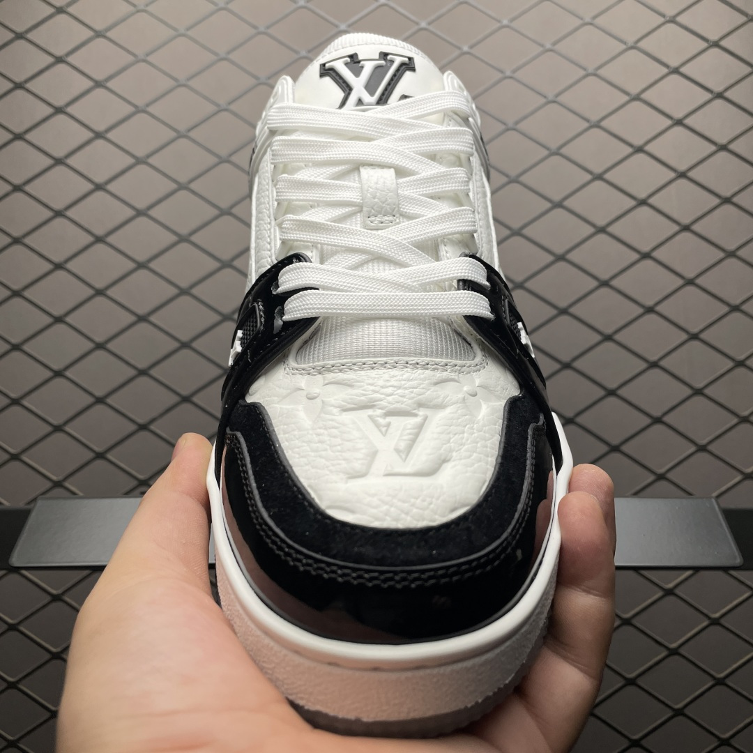 图片[9]-Louis Vuitton 路易威登 LV Trainer 低帮休闲板鞋 海淘代购同渠道品质 高端零售 外贸充正专供 原版购入开发 ZP级全套包装 完美楦型 正确卡色 大底TPU 质感媲美原版 细节与原版一致 请注意区分市面通货材 尺码：38 39 40 41 42 43 44 45 46-选品中心