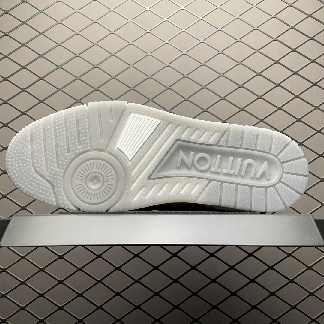 图片[5]-Louis Vuitton 路易威登 LV Trainer 低帮休闲板鞋 海淘代购同渠道品质 高端零售 外贸充正专供 原版购入开发 ZP级全套包装 完美楦型 正确卡色 大底TPU 质感媲美原版 细节与原版一致 请注意区分市面通货材 尺码：38 39 40 41 42 43 44 45 46-选品中心