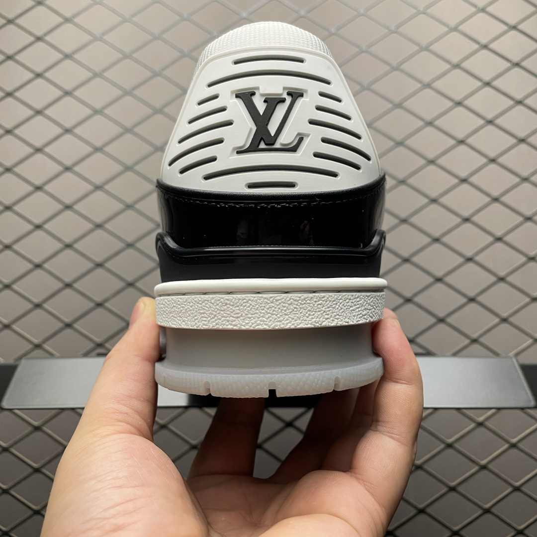 图片[2]-Louis Vuitton 路易威登 LV Trainer 低帮休闲板鞋 海淘代购同渠道品质 高端零售 外贸充正专供 原版购入开发 ZP级全套包装 完美楦型 正确卡色 大底TPU 质感媲美原版 细节与原版一致 请注意区分市面通货材 尺码：38 39 40 41 42 43 44 45 46-选品中心