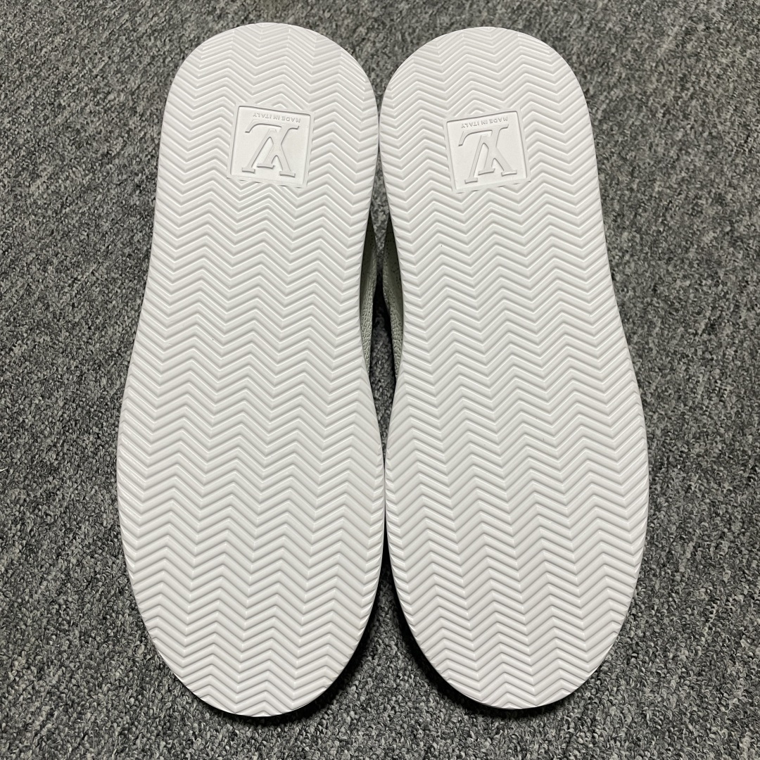 图片[3]-Louis Vuitton LV 路易威登 Beverly Hills 低帮休闲板鞋 海淘代购同渠道品质 高端零售 外贸充正专供 原版购入开发 ZP级全套包装 完美楦型 正确卡色 大底TPU 质感媲美原版 细节与原版一致 请注意区分市面通货材 尺码：38 39 40 41 42 43 44 45 46-选品中心