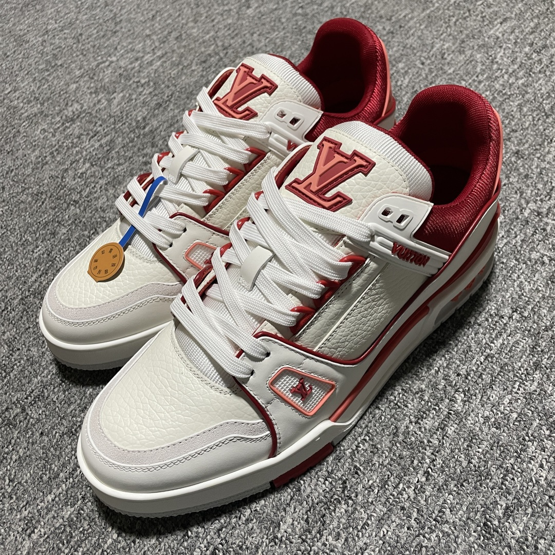 图片[4]-Louis Vuitton 路易威登 LV Trainer 低帮休闲板鞋 海淘代购同渠道品质 高端零售 外贸充正专供 原版购入开发 ZP级全套包装 完美楦型 正确卡色 大底TPU 质感媲美原版 细节与原版一致 请注意区分市面通货材 尺码：38 39 40 41 42 43 44 45 46-选品中心