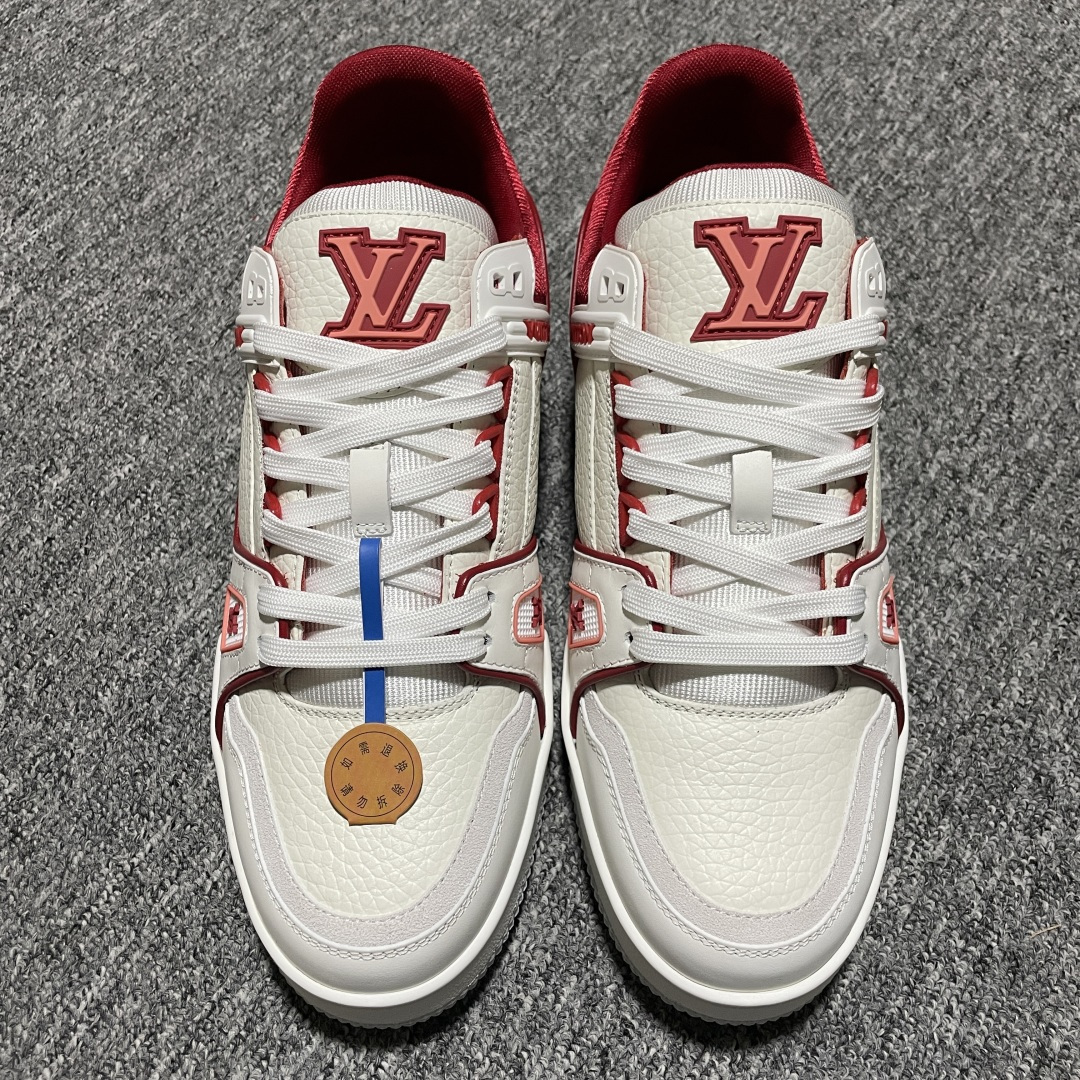 Louis Vuitton 路易威登 LV Trainer 低帮休闲板鞋 海淘代购同渠道品质 高端零售 外贸充正专供 原版购入开发 ZP级全套包装 完美楦型 正确卡色 大底TPU 质感媲美原版 细节与原版一致 请注意区分市面通货材 尺码：38 39 40 41 42 43 44 45 46-选品中心