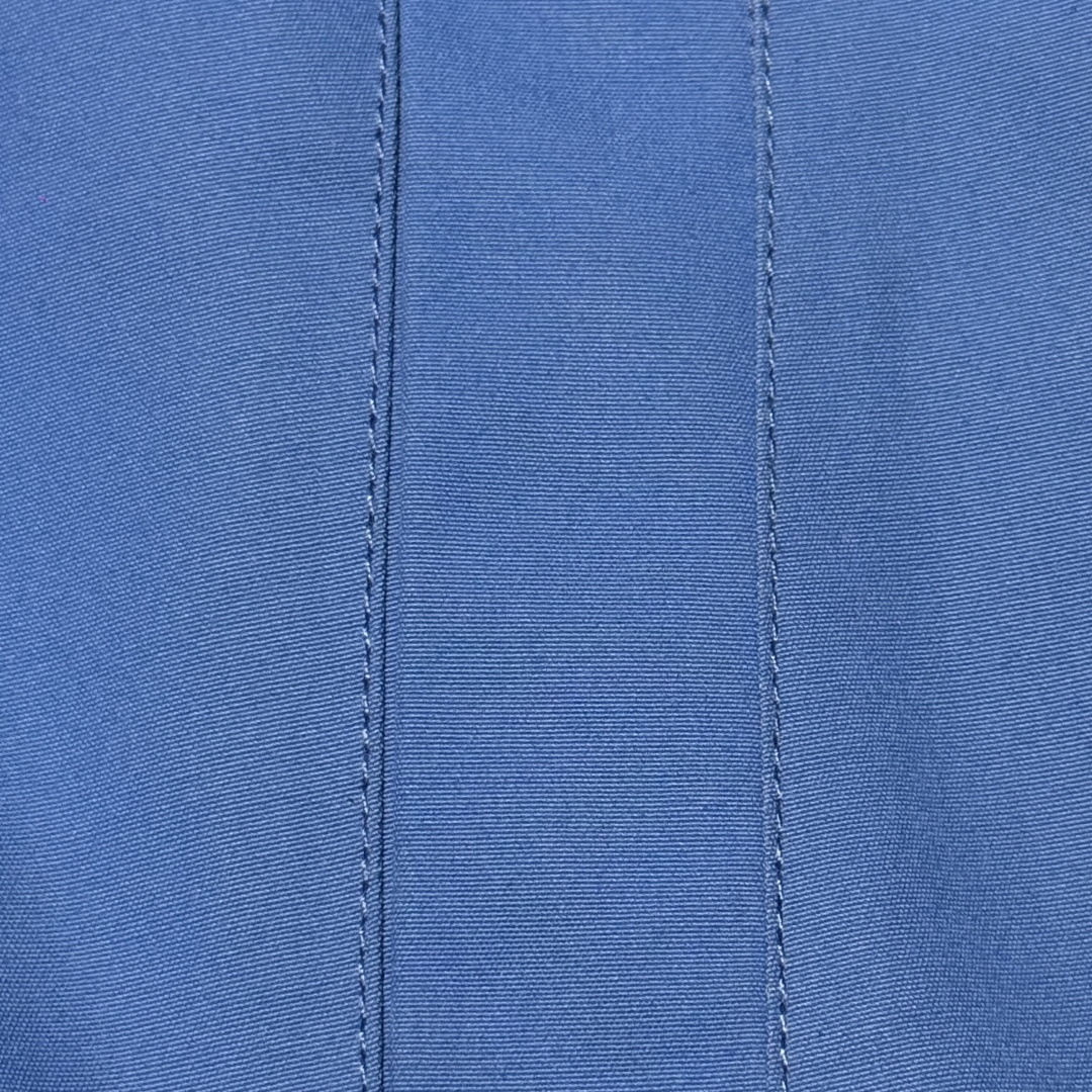 图片[5]-S# MiuMiu 缪缪 蓝色 丝光府绸夹克外套 真正原版购回开发打版 高端零售专供 品质保证 100%放心出街 尺码：38 40 42 44-选品中心