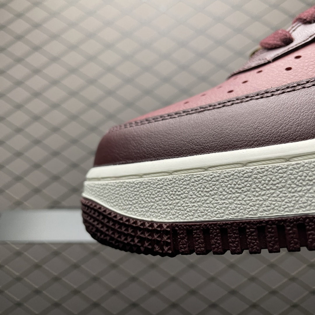 图片[6]-NK Air Force 1 Low 空军一号低帮休闲板鞋 IR0485-611 原厂冲刀皮料切割干净 无任何毛边 打造纯正空军 全掌内置蜂窝气垫 原盒配件 原厂中底钢印、拉帮完美 全套原楦原模倾力打造完美版型 尺码：35.5 36 36.5 37.5 38 38.5 39 40 40.5 41 42 42.5 43 44 44.5 45-选品中心