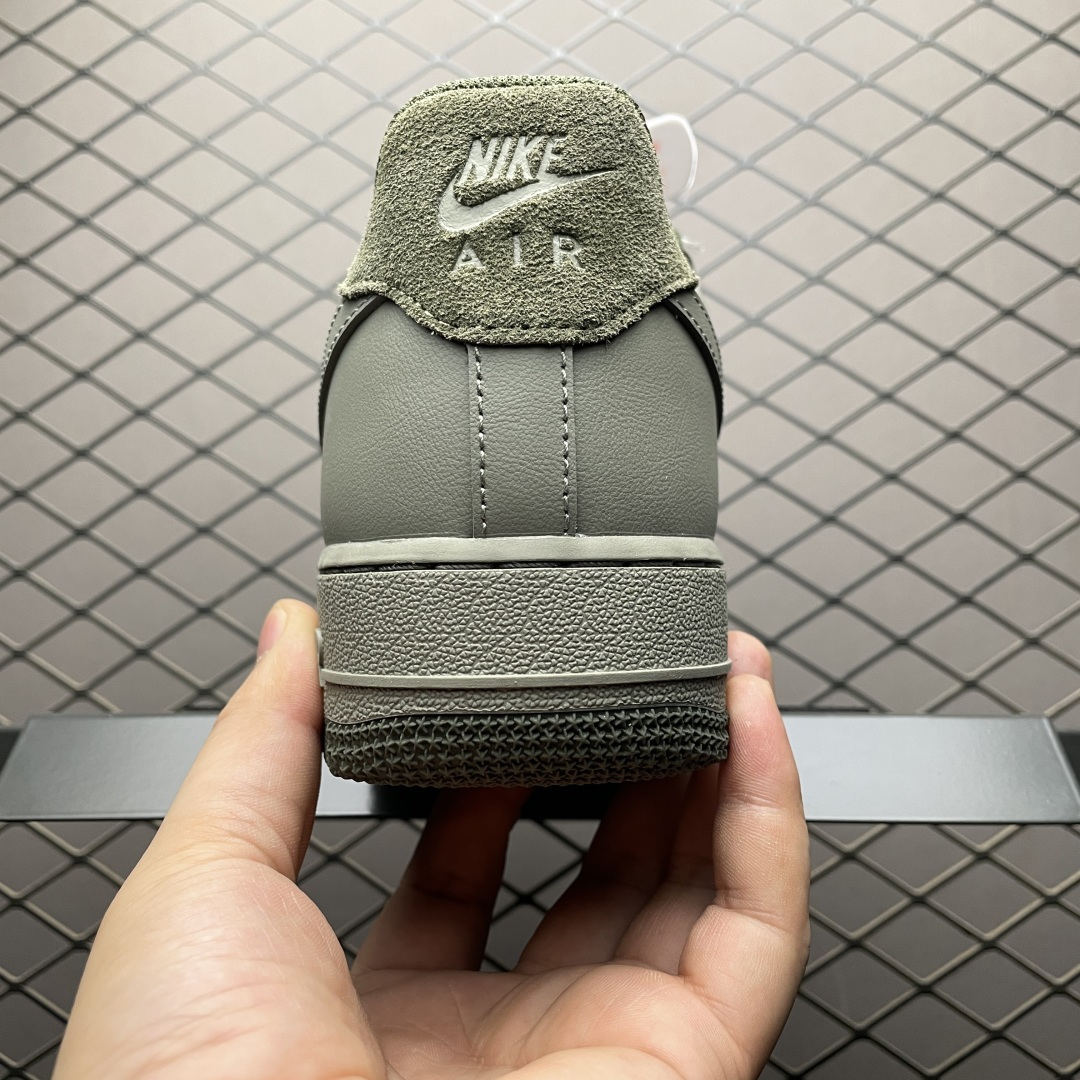 图片[2]-NK Air Force 1 Low 空军一号低帮休闲板鞋 HM9483-300 原厂冲刀皮料切割干净 无任何毛边 打造纯正空军 全掌内置蜂窝气垫 原盒配件 原厂中底钢印、拉帮完美 全套原楦原模倾力打造完美版型 尺码：36 36.5 37.5 38 38.5 39 40 40.5 41 42 42.5 43 44 44.5 45 46-选品中心