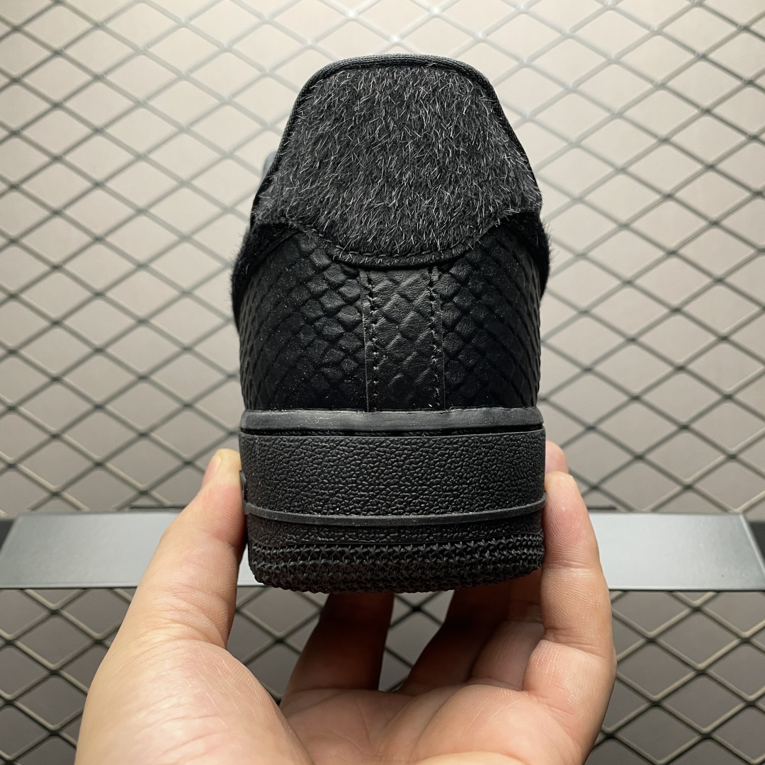 图片[2]-NK Air Force 1 Low 空军一号低帮休闲板鞋 HQ1977-001 原厂冲刀皮料切割干净 无任何毛边 打造纯正空军 全掌内置蜂窝气垫 原盒配件 原厂中底钢印、拉帮完美 全套原楦原模倾力打造完美版型 尺码：36 36.5 37.5 38 38.5 39 40 40.5 41 42 42.5 43 44 44.5 45 46-选品中心