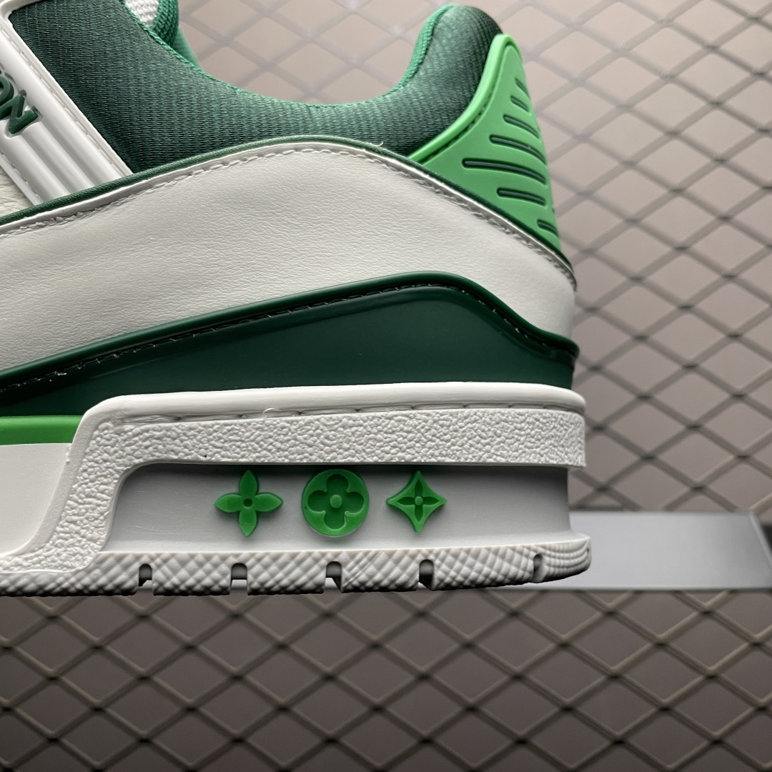 图片[4]-Louis Vuitton 路易威登 LV Trainer 低帮休闲板鞋 海淘代购同渠道品质 高端零售 外贸充正专供 原版购入开发 ZP级全套包装 完美楦型 正确卡色 大底TPU 质感媲美原版 细节与原版一致 请注意区分市面通货材 尺码：38 39 40 41 42 43 44 45 46-选品中心