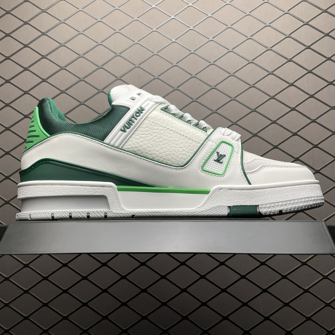 图片[3]-Louis Vuitton 路易威登 LV Trainer 低帮休闲板鞋 海淘代购同渠道品质 高端零售 外贸充正专供 原版购入开发 ZP级全套包装 完美楦型 正确卡色 大底TPU 质感媲美原版 细节与原版一致 请注意区分市面通货材 尺码：38 39 40 41 42 43 44 45 46-选品中心