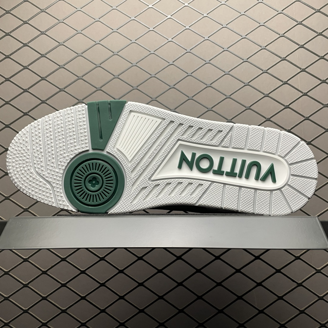 图片[5]-Louis Vuitton 路易威登 LV Trainer 低帮休闲板鞋 海淘代购同渠道品质 高端零售 外贸充正专供 原版购入开发 ZP级全套包装 完美楦型 正确卡色 大底TPU 质感媲美原版 细节与原版一致 请注意区分市面通货材 尺码：38 39 40 41 42 43 44 45 46-选品中心