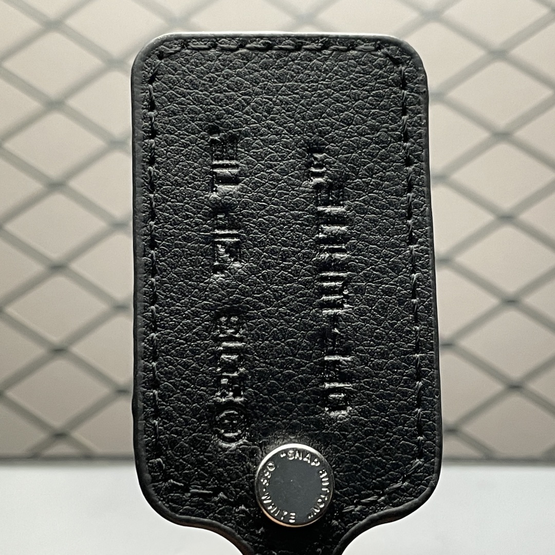 图片[8]-Off-White Out of Office 低帮复古休闲鞋 该款运动鞋单品有皮质制成饰有品牌标志性 Zip Tie束线带吊牌牌，侧面饰有Arrows图案，展现出品牌对街头风格的偏爱 尺码：36 37 38 39 40 41 42 43 44 45 46 47-选品中心