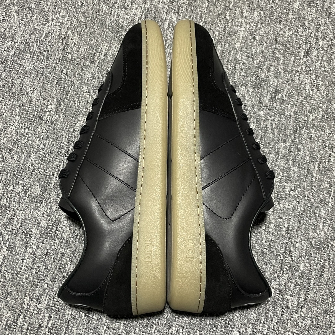 图片[2]-Dior 迪奥 B01 老钱风 低帮休闲板鞋 海淘代购同渠道品质 原版购入开发 私模大底 进口牛皮鞋面（内里胎牛皮）打造 高端零售 外贸充正专供 ZP级全套包装 完美楦型 正确卡色 质感媲美原版 细节与原版一致 请注意区分市面通货材 尺码：38 39 40 41 42 43 44 45 46-选品中心