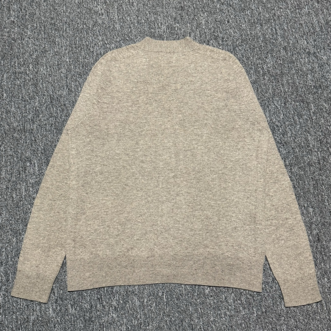 图片[3]-S# BBR 巴宝莉 下摆签名款 老钱风 羊绒开衫毛衣 真正原版购回开发打版 高端零售专供 品质保证 100%放心出街 尺码：S M L XL-选品中心