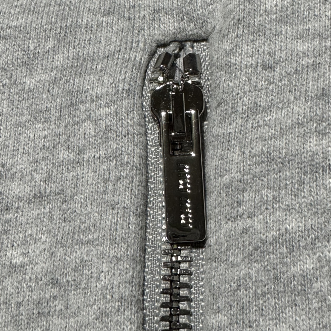 图片[4]-S# MiuMiu 缪缪 花灰色 抽绳立领外套 真正原版购回开发打版 高端零售专供 品质保证 100%放心出街 尺码：S M L XL-选品中心