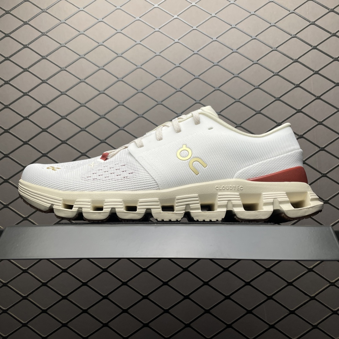 ON 昂跑 Cloud X 4 系列 鞋面采用一体成型布料 有弹性非常透气 鞋底是镂空设计 运用了CLOUDTILT专利技术 弹力十足 毫无负重感 适合日常长距离行走或者休闲旅游 跑步 尺码：36-47 含半码-选品中心