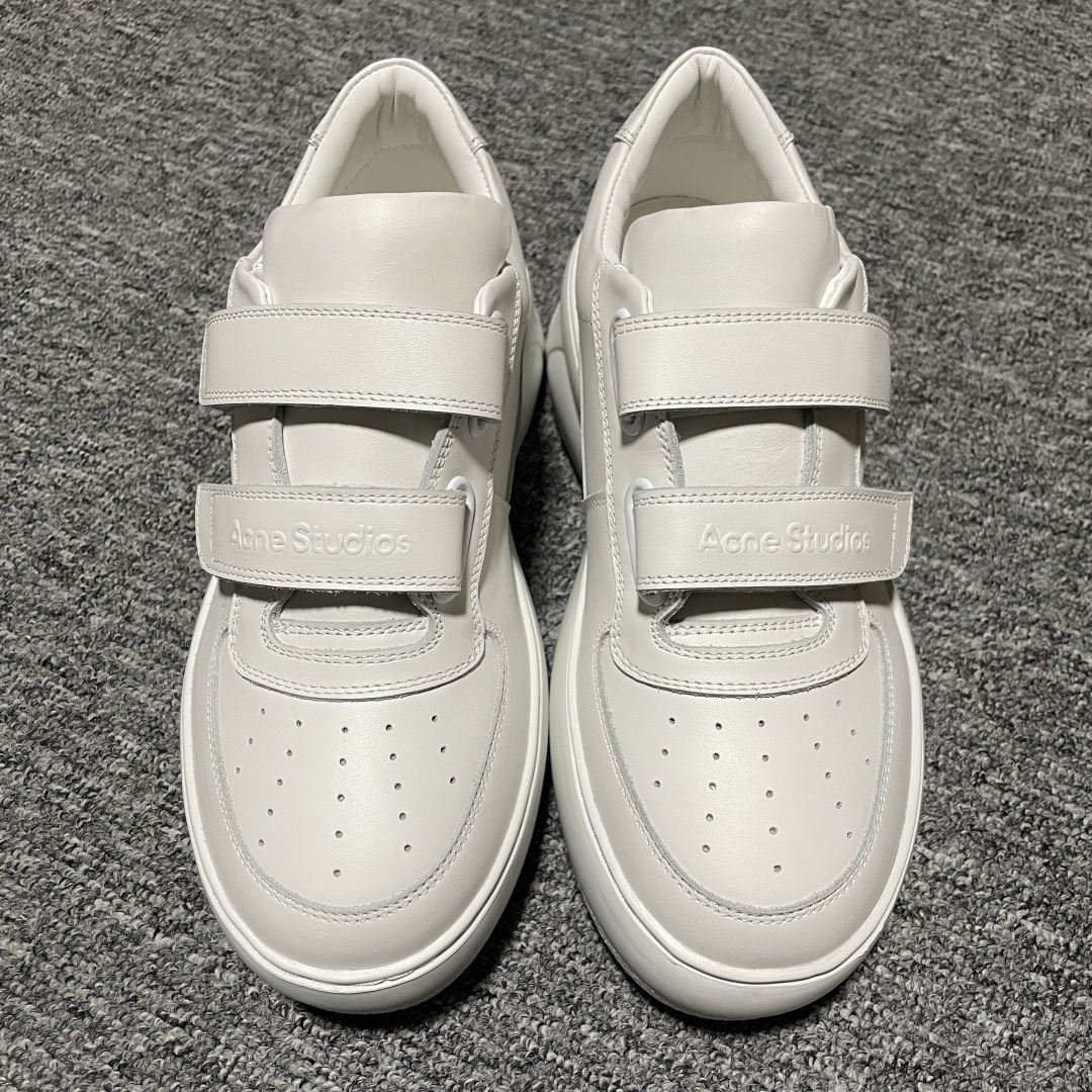 海淘专供版 Acne Studios 魔术贴 低帮休闲小白鞋 欧阳娜娜 赵露思 宋佳 杨超越 宋佳同款 高端零售 外贸充正专供 原版购入开发 正确奶香大底 正确全鞋身采用进口头层皮 请注意区分市面通货材 尺码：35 36 37 38 39 40-选品中心