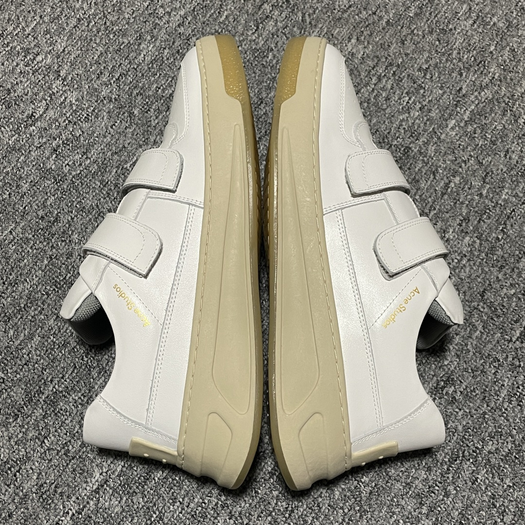 图片[5]-海淘专供版 Acne Studios 魔术贴 低帮休闲小白鞋 欧阳娜娜 赵露思 宋佳 杨超越 宋佳同款 高端零售 外贸充正专供 原版购入开发 正确奶香大底 正确全鞋身采用进口头层皮 请注意区分市面通货材 尺码：35 36 37 38 39 41 42 43 44 45-选品中心