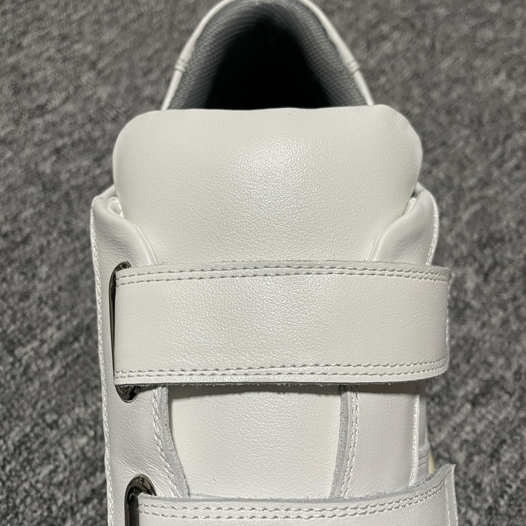 图片[9]-海淘专供版 Acne Studios 魔术贴 低帮休闲小白鞋 欧阳娜娜 赵露思 宋佳 杨超越 宋佳同款 高端零售 外贸充正专供 原版购入开发 正确奶香大底 正确全鞋身采用进口头层皮 请注意区分市面通货材 尺码：35 36 37 38 39 41 42 43 44 45-选品中心