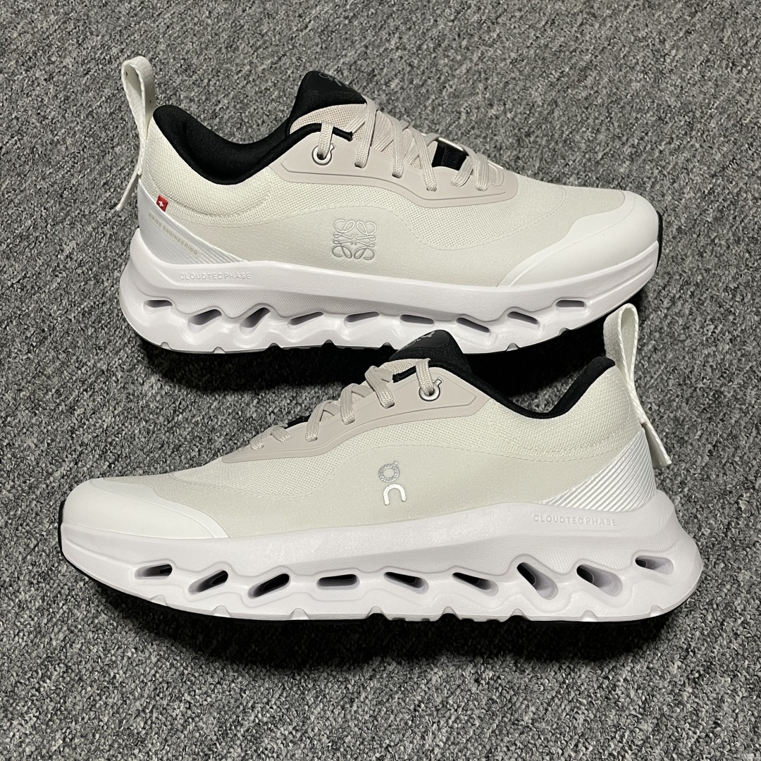 图片[2]-纯原版 Loewe x ON 罗意威昂跑联名 Cloudtilt 2.0 系列 3ME10692979 市售最高品质出货 全系列配色均原鞋购入开发打造 全新独立私模 高端零售 外贸平台充正品质 独家定制全套包装 内含防尘袋一个 注意：售后需完整退回 尺码：36 36.5 37 38 38.5 39 40 40.5 41 42 42.5 43 44 44.5 45 46 男鞋先出 女鞋后续-选品中心