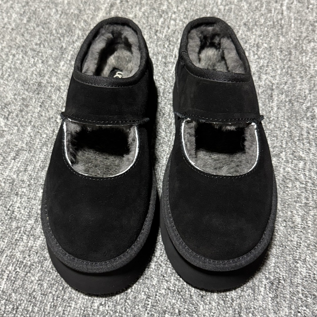 平台外贸专供 UGG Bea Mary Jane 玛丽珍 女子雪地靴 1167612 十年品牌制鞋代工厂生产线出品 注重每一处细节 隆丰A级真羊皮毛一体 完全遵循ZP工艺流程打造 尺码：35 36 37 38 39 40-选品中心