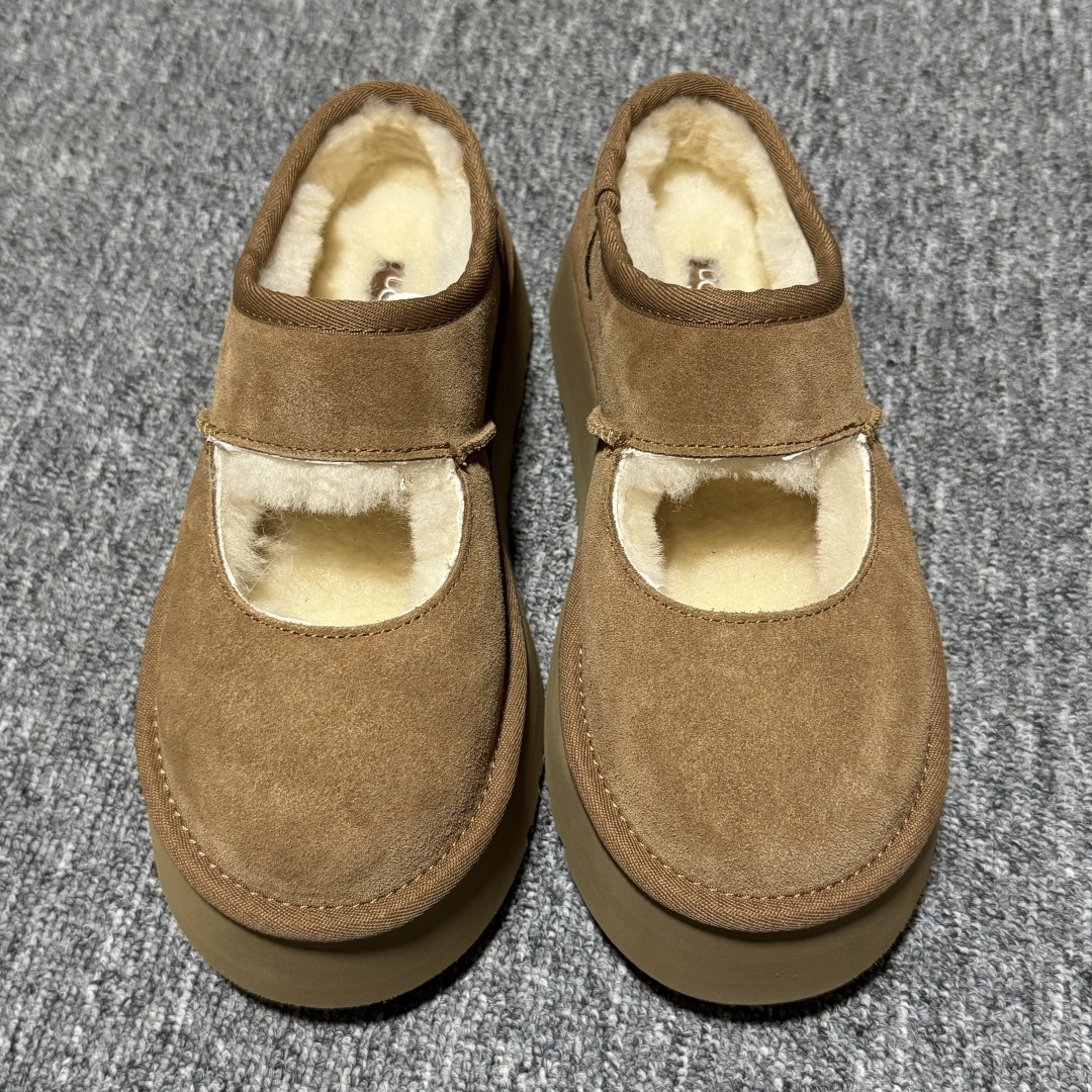 平台外贸专供 UGG Bea Mary Jane 玛丽珍 女子雪地靴 1167612 十年品牌制鞋代工厂生产线出品 注重每一处细节 隆丰A级真羊皮毛一体 完全遵循ZP工艺流程打造 尺码：35 36 37 38 39 40-选品中心