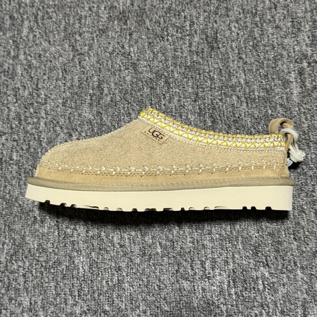 图片[2]-平台外贸专供 UGG UGG 女子雪地靴 1171444 十年品牌制鞋代工厂生产线出品 注重每一处细节 隆丰A级真羊皮毛一体 完全遵循ZP工艺流程打造 尺码：35 36 37 38 39 40-选品中心