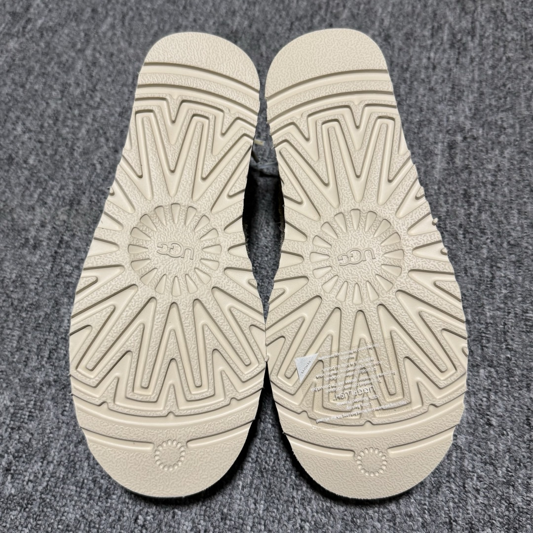 图片[3]-平台外贸专供 UGG UGG 女子雪地靴 1171444 十年品牌制鞋代工厂生产线出品 注重每一处细节 隆丰A级真羊皮毛一体 完全遵循ZP工艺流程打造 尺码：35 36 37 38 39 40-选品中心