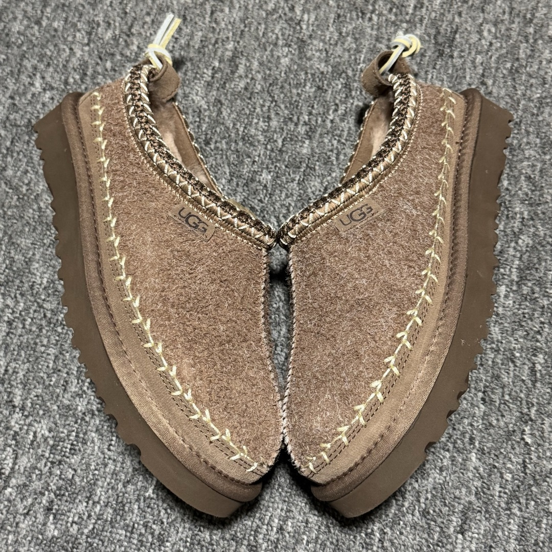 图片[5]-平台外贸专供 UGG UGG 女子雪地靴 1171444 十年品牌制鞋代工厂生产线出品 注重每一处细节 隆丰A级真羊皮毛一体 完全遵循ZP工艺流程打造 尺码：35 36 37 38 39 40-选品中心