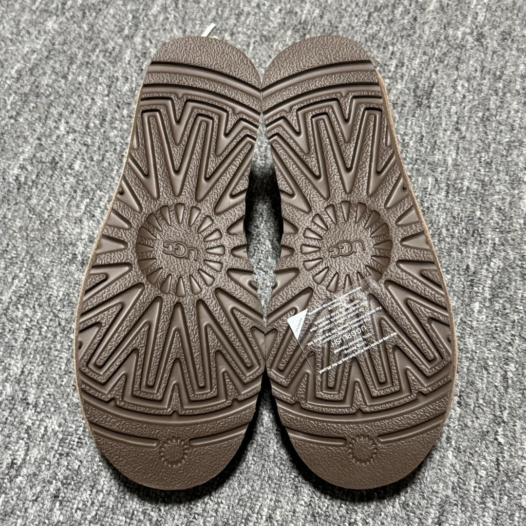 图片[3]-平台外贸专供 UGG UGG 女子雪地靴 1171444 十年品牌制鞋代工厂生产线出品 注重每一处细节 隆丰A级真羊皮毛一体 完全遵循ZP工艺流程打造 尺码：35 36 37 38 39 40-选品中心