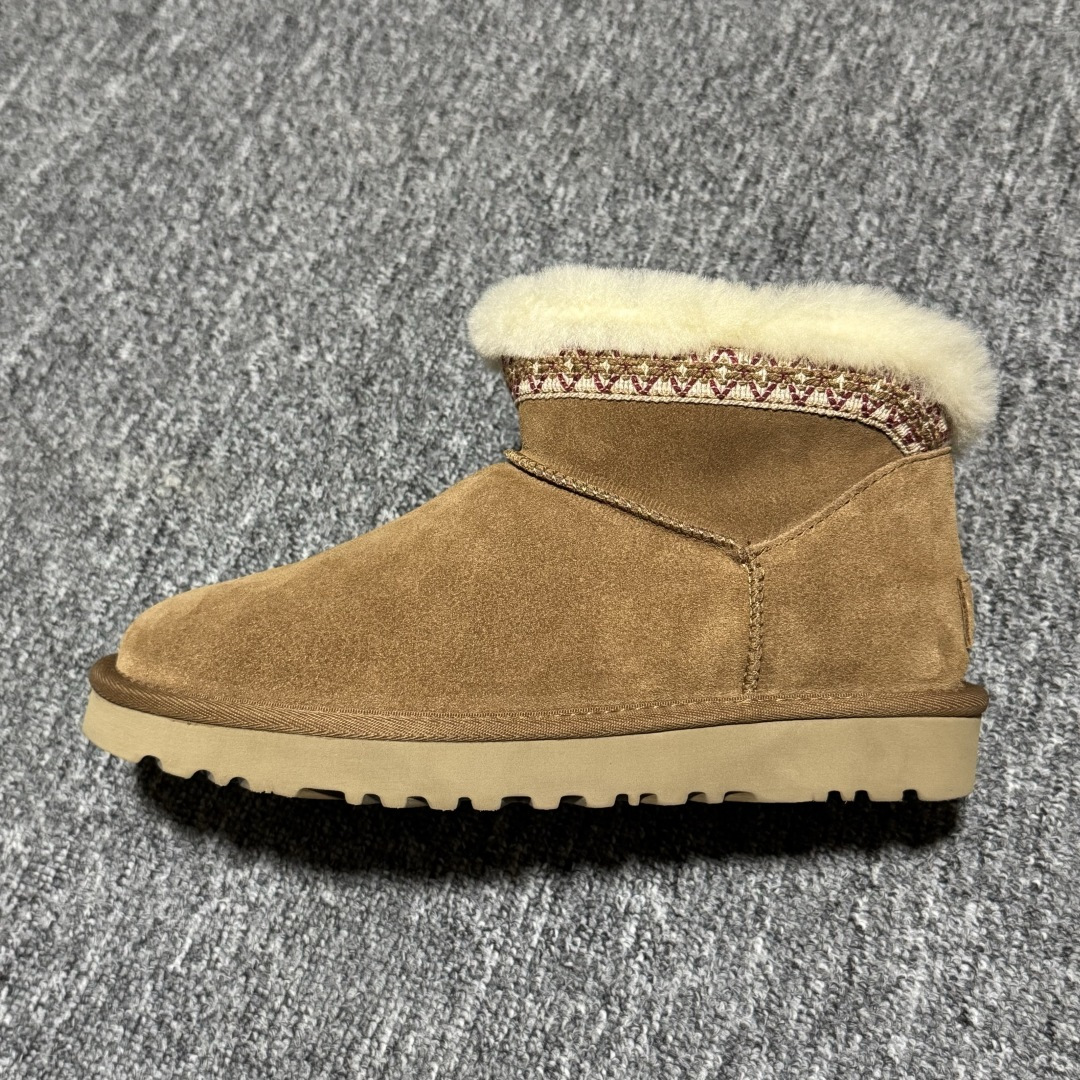 图片[2]-平台外贸专供 UGG Classic 女子雪地靴 1174496 十年品牌制鞋代工厂生产线出品 注重每一处细节 隆丰A级真羊皮毛一体 完全遵循ZP工艺流程打造 尺码：35 36 37 38 39 40-选品中心