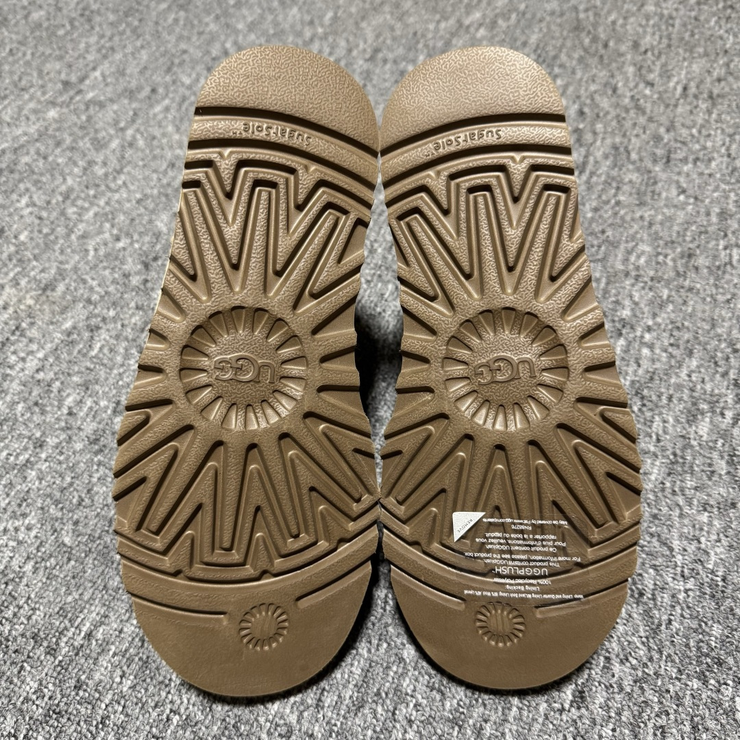 图片[3]-平台外贸专供 UGG Classic 女子雪地靴 1174496 十年品牌制鞋代工厂生产线出品 注重每一处细节 隆丰A级真羊皮毛一体 完全遵循ZP工艺流程打造 尺码：35 36 37 38 39 40-选品中心