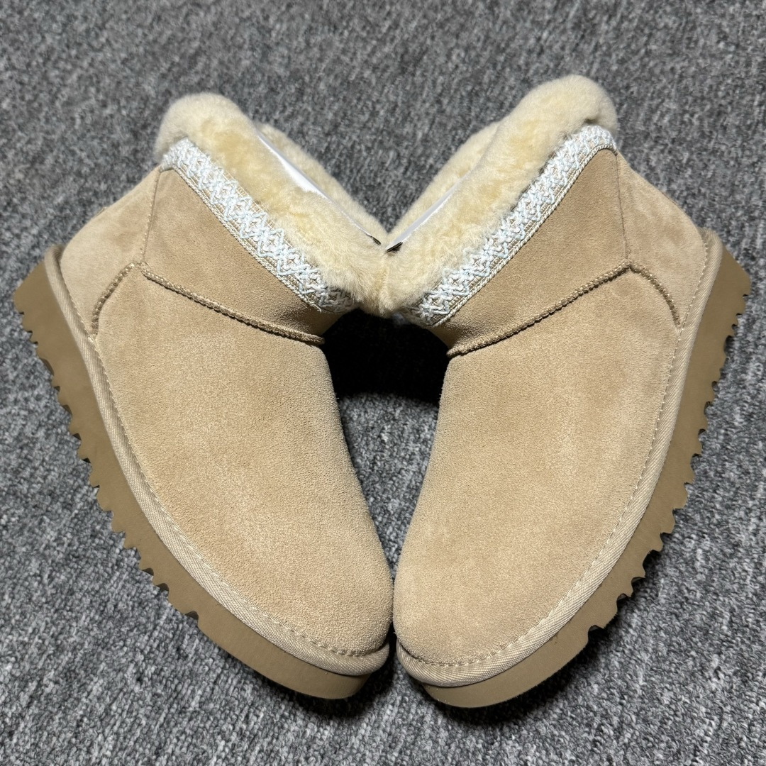 图片[5]-平台外贸专供 UGG Classic 女子雪地靴 1174496 十年品牌制鞋代工厂生产线出品 注重每一处细节 隆丰A级真羊皮毛一体 完全遵循ZP工艺流程打造 尺码：35 36 37 38 39 40-选品中心