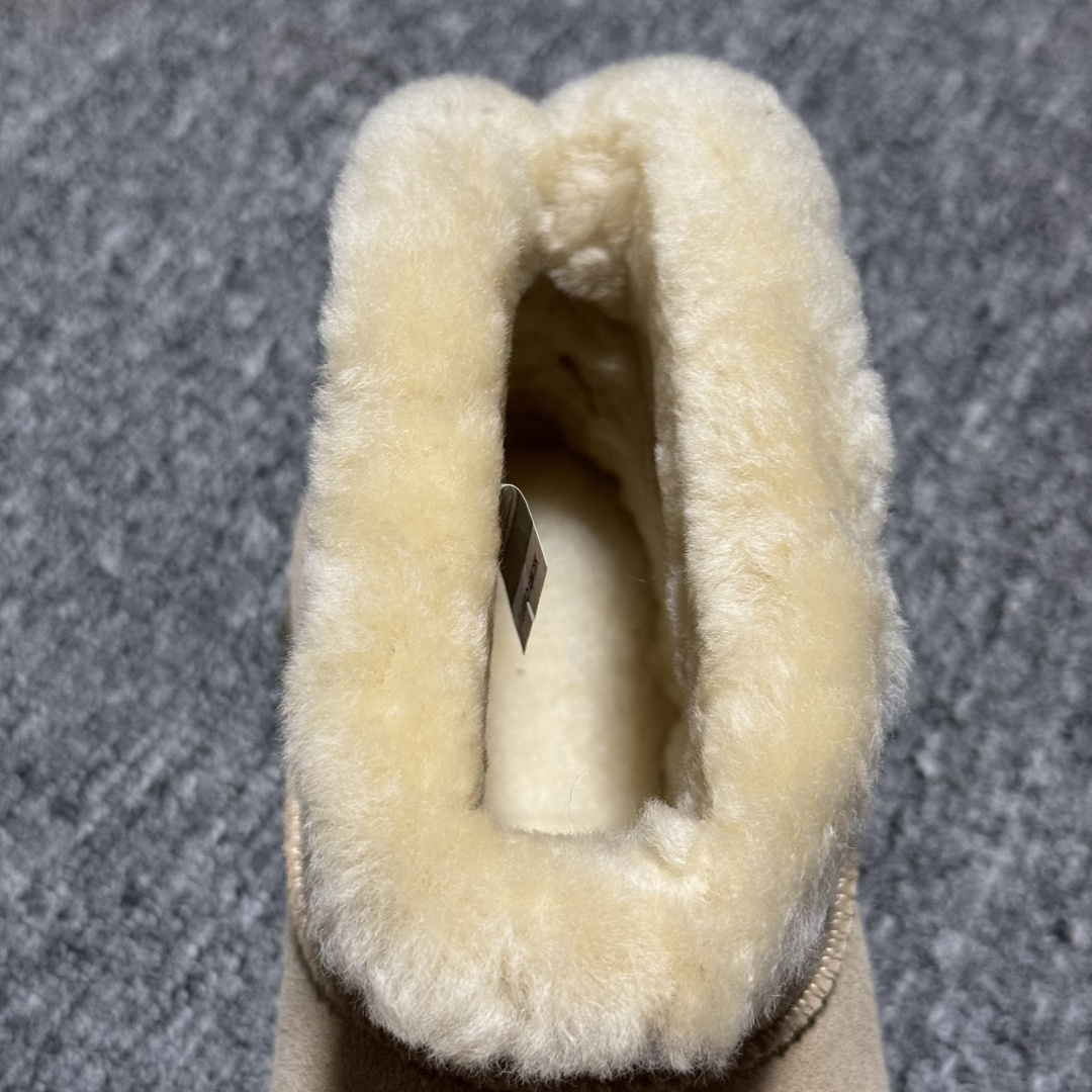 图片[9]-平台外贸专供 UGG Classic 女子雪地靴 1174496 十年品牌制鞋代工厂生产线出品 注重每一处细节 隆丰A级真羊皮毛一体 完全遵循ZP工艺流程打造 尺码：35 36 37 38 39 40-选品中心
