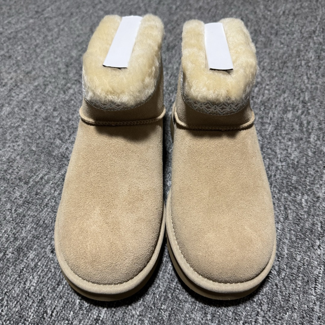 平台外贸专供 UGG Classic 女子雪地靴 1174496 十年品牌制鞋代工厂生产线出品 注重每一处细节 隆丰A级真羊皮毛一体 完全遵循ZP工艺流程打造 尺码：35 36 37 38 39 40-选品中心
