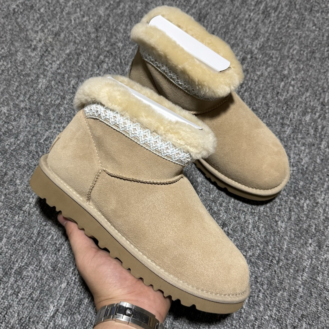 图片[6]-平台外贸专供 UGG Classic 女子雪地靴 1174496 十年品牌制鞋代工厂生产线出品 注重每一处细节 隆丰A级真羊皮毛一体 完全遵循ZP工艺流程打造 尺码：35 36 37 38 39 40-选品中心