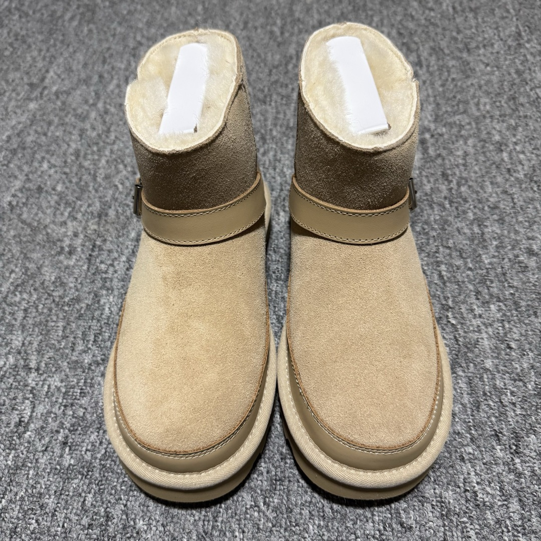 平台外贸专供 UGG Classic 女子雪地靴 1174512 十年品牌制鞋代工厂生产线出品 注重每一处细节 隆丰A级真羊皮毛一体 完全遵循ZP工艺流程打造 尺码：35 36 37 38 39 40-选品中心