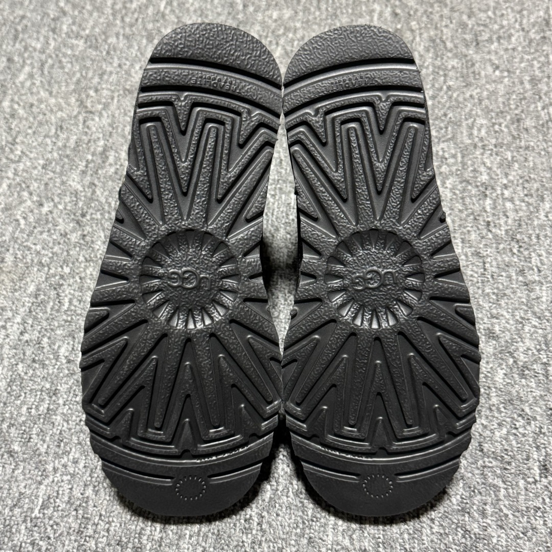 图片[3]-平台外贸专供 UGG Classic 女子雪地靴 1174512 十年品牌制鞋代工厂生产线出品 注重每一处细节 隆丰A级真羊皮毛一体 完全遵循ZP工艺流程打造 尺码：35 36 37 38 39 40-选品中心