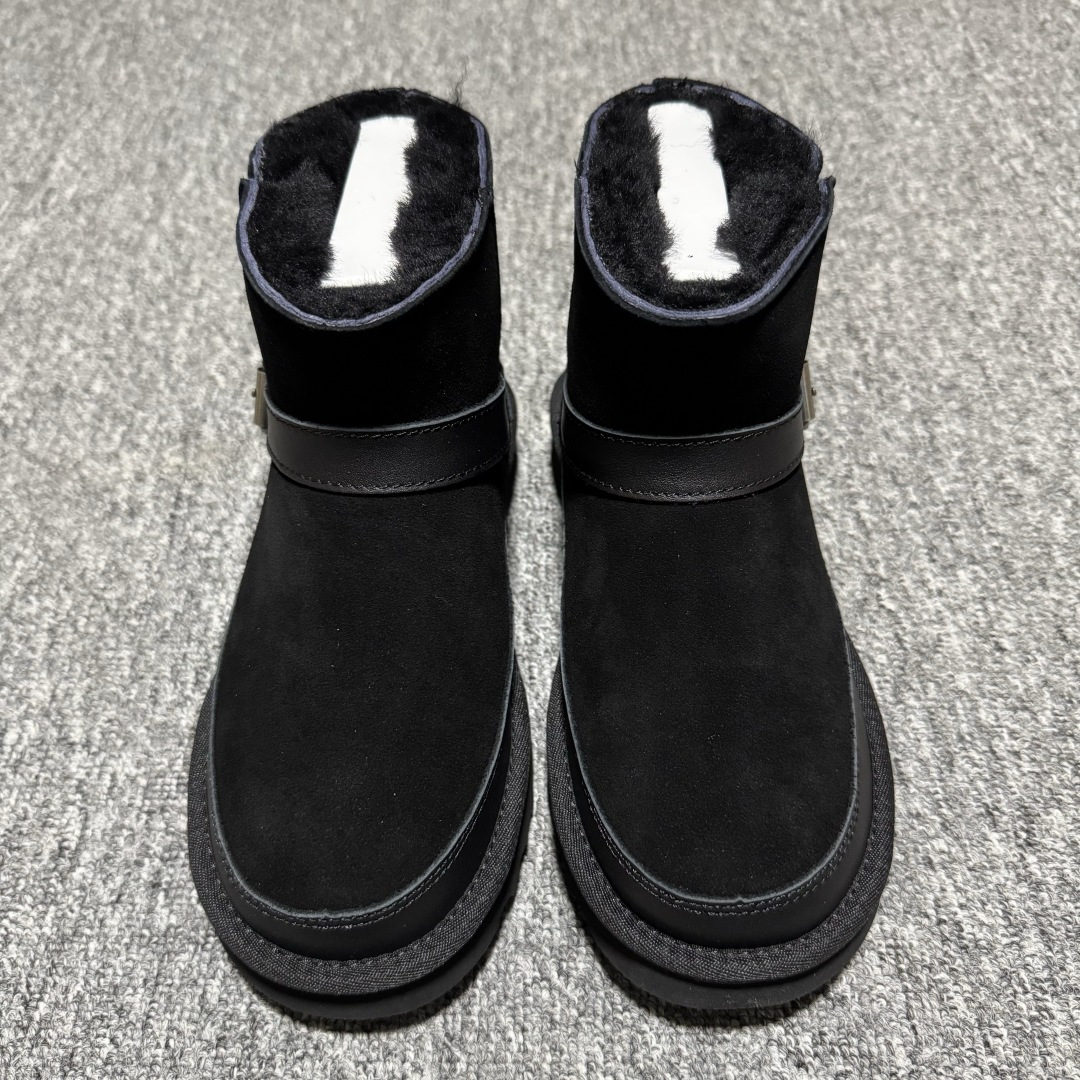 平台外贸专供 UGG Classic 女子雪地靴 1174512 十年品牌制鞋代工厂生产线出品 注重每一处细节 隆丰A级真羊皮毛一体 完全遵循ZP工艺流程打造 尺码：35 36 37 38 39 40-选品中心