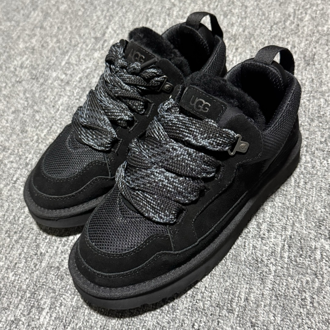 图片[4]-【中性款】 平台外贸专供 UGG Lowmel 梅尔 粗鞋带款 中性雪地靴 面包鞋 1144032 十年品牌制鞋代工厂生产线出品 注重每一处细节 隆丰A级真羊皮毛一体 完全遵循ZP工艺流程打造 内增纯黑加粗鞋带一副 售后需配件完整 尺码：35 36 37 38 39 40 41 42 43 44 45 多版本供应 注意区分品质-选品中心