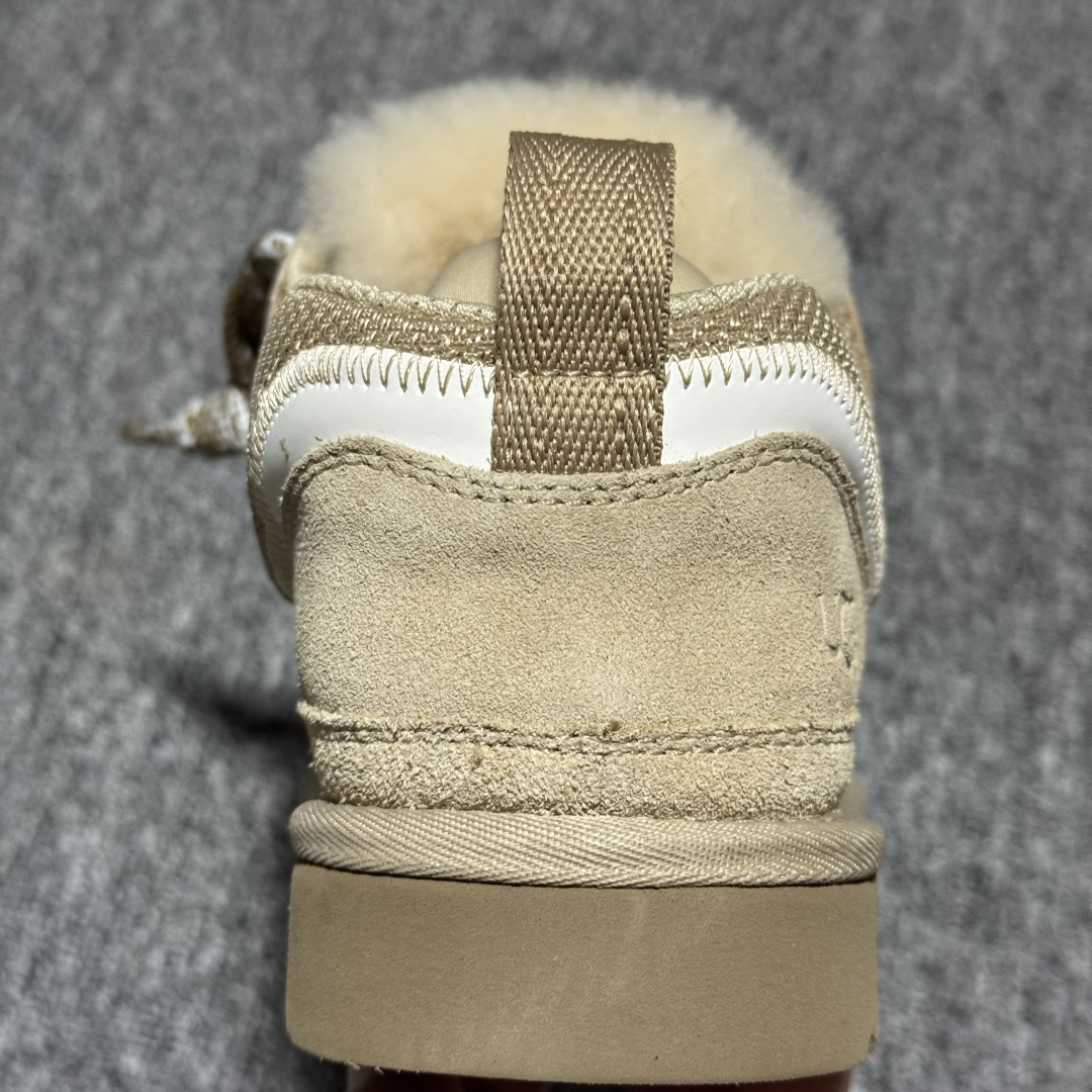 图片[8]-【中性款】 平台外贸专供 UGG Lowmel 梅尔 粗鞋带款 中性雪地靴 面包鞋 1144032 十年品牌制鞋代工厂生产线出品 注重每一处细节 隆丰A级真羊皮毛一体 完全遵循ZP工艺流程打造 内增灰色加粗鞋带一副 售后需配件完整 尺码：35 36 37 38 39 40 41 42 43 44 45 多版本供应 注意区分品质-选品中心