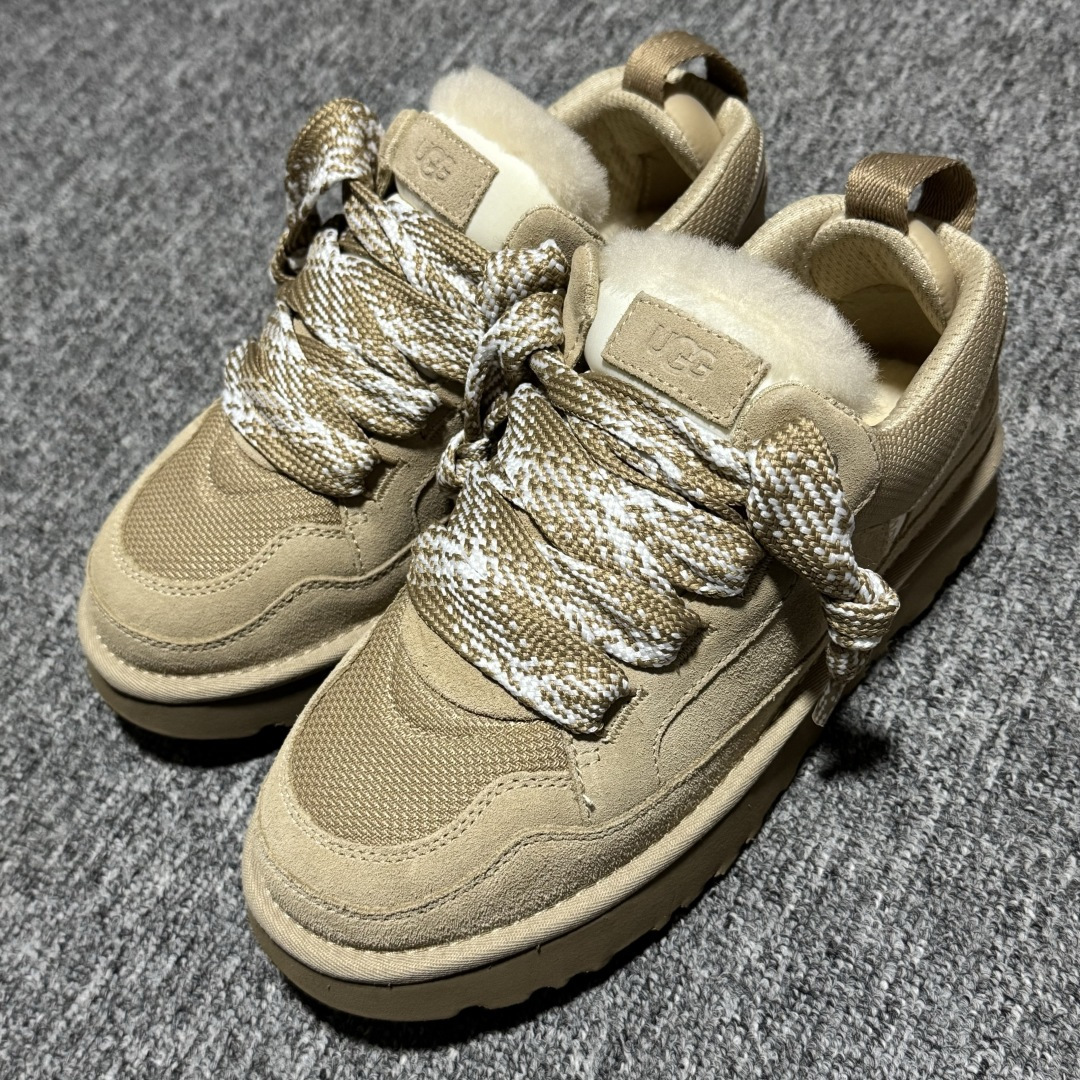 图片[4]-【中性款】 平台外贸专供 UGG Lowmel 梅尔 粗鞋带款 中性雪地靴 面包鞋 1144032 十年品牌制鞋代工厂生产线出品 注重每一处细节 隆丰A级真羊皮毛一体 完全遵循ZP工艺流程打造 内增灰色加粗鞋带一副 售后需配件完整 尺码：35 36 37 38 39 40 41 42 43 44 45 多版本供应 注意区分品质-选品中心