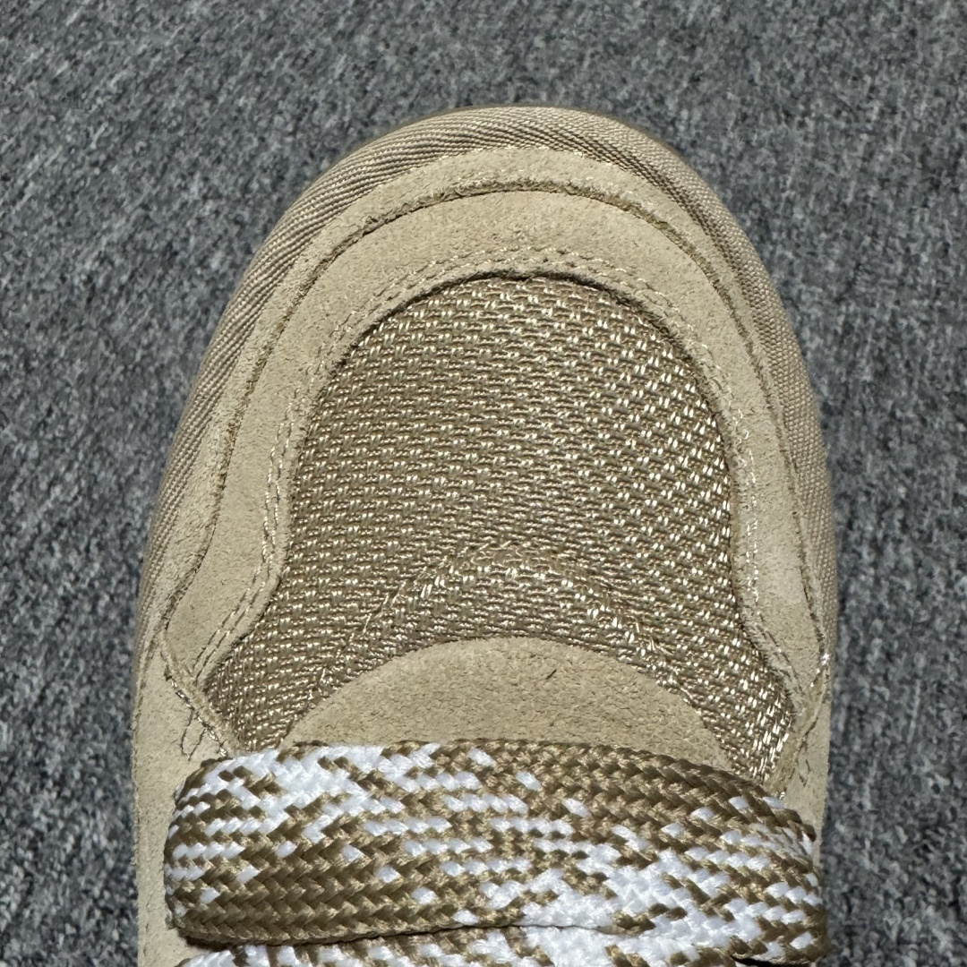 图片[7]-【中性款】 平台外贸专供 UGG Lowmel 梅尔 粗鞋带款 中性雪地靴 面包鞋 1144032 十年品牌制鞋代工厂生产线出品 注重每一处细节 隆丰A级真羊皮毛一体 完全遵循ZP工艺流程打造 内增灰色加粗鞋带一副 售后需配件完整 尺码：35 36 37 38 39 40 41 42 43 44 45 多版本供应 注意区分品质-选品中心