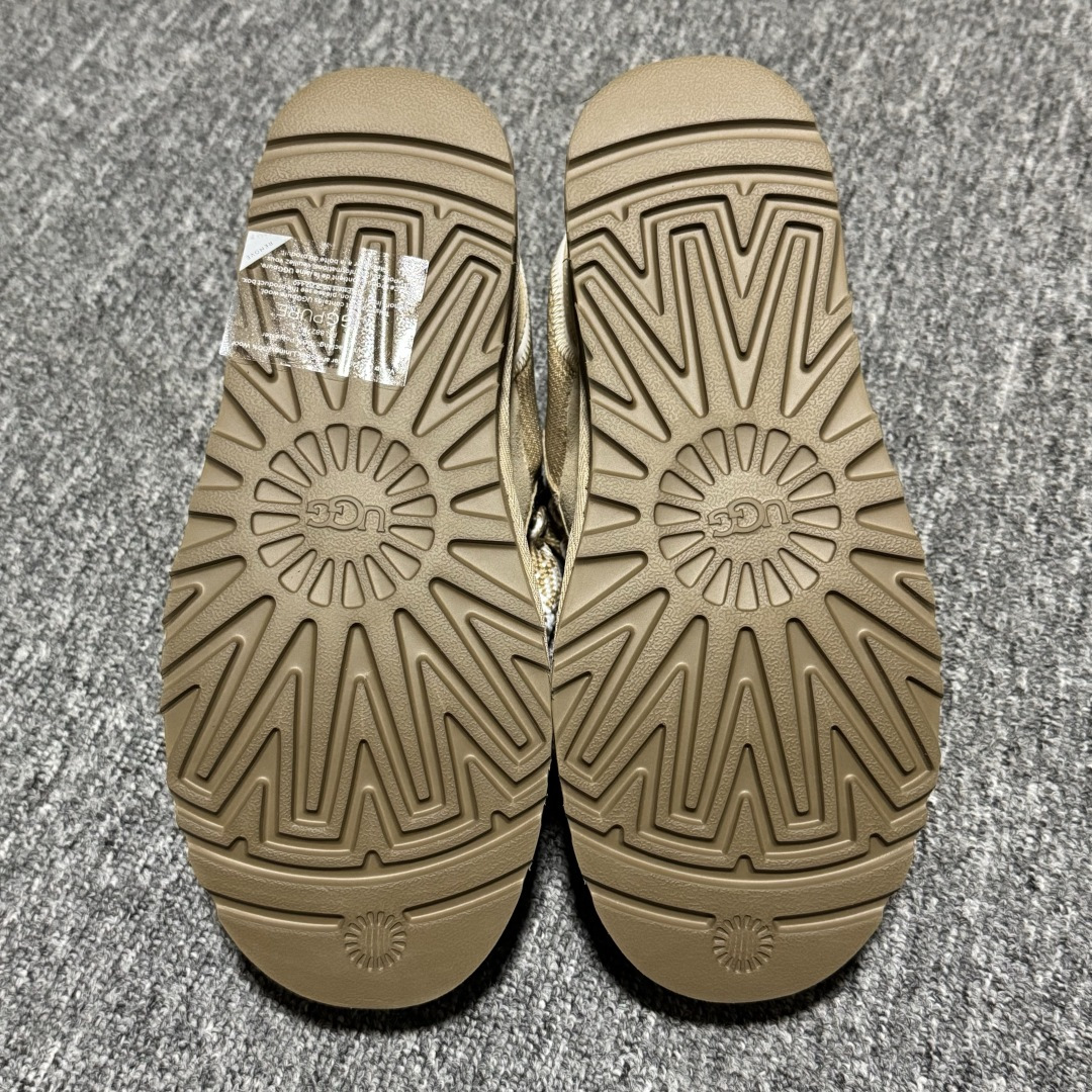 图片[3]-【中性款】 平台外贸专供 UGG Lowmel 梅尔 粗鞋带款 中性雪地靴 面包鞋 1144032 十年品牌制鞋代工厂生产线出品 注重每一处细节 隆丰A级真羊皮毛一体 完全遵循ZP工艺流程打造 内增灰色加粗鞋带一副 售后需配件完整 尺码：35 36 37 38 39 40 41 42 43 44 45 多版本供应 注意区分品质-选品中心